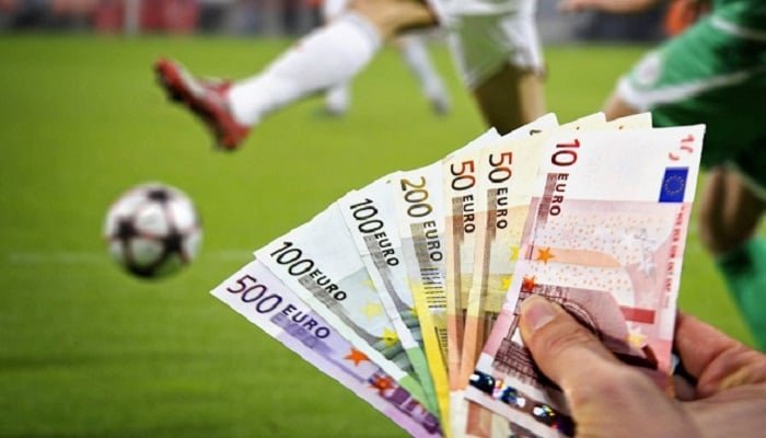 هل انتهى عصر الصفقات الخرافية؟.. كيف تغيّرت خريطة الانتقالات في أوروبا بين جنون الماضي وحسابات الحاضر