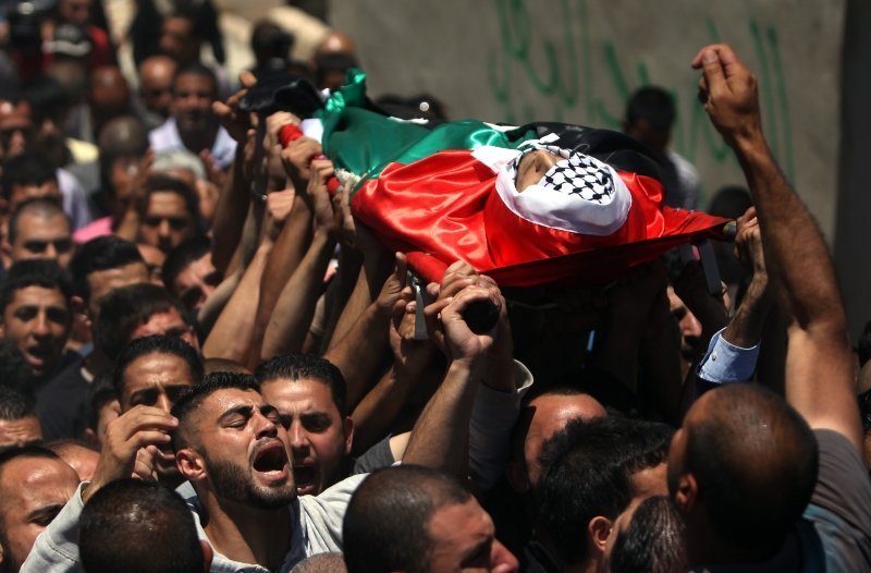 شهيد و4 مصابين في غارة إسرائيليةوسط قطاع غزة