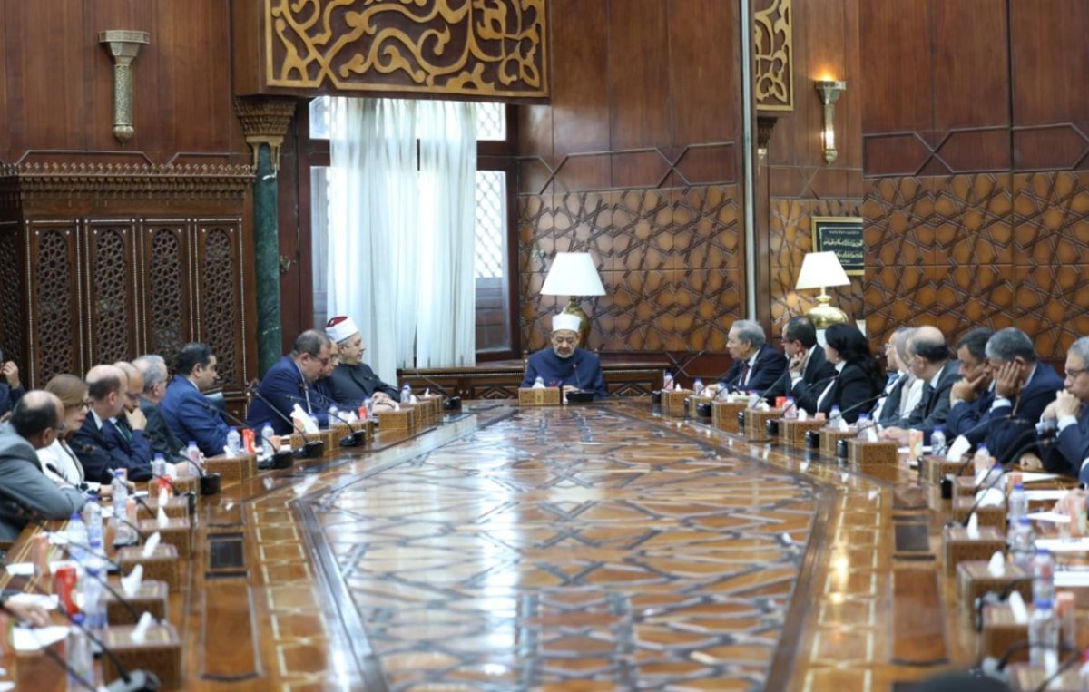 بالصور.. شيخ الأزهر يستقبل سفراء مصر الجدد في 48 دولة.. ويؤكد: الأزهر أحد أبرز روافد القوة الناعمة المصرية