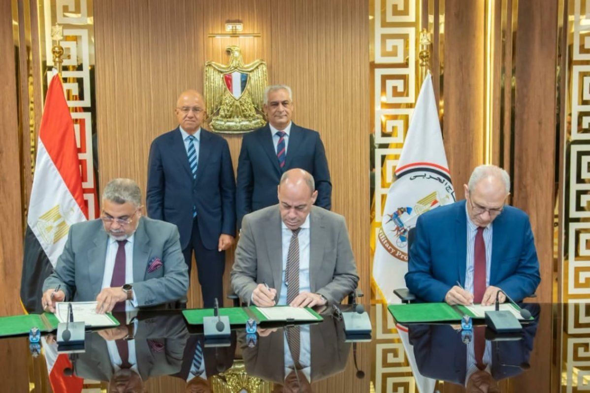 "جمبلاط" يشهد توقيع بروتوكول تعاون بين "الإنتاج الحربي" و"اتحاد الصناعات" لتعظيم الاستفادة من الإمكانيات التدريبية والتصنيعية والتكنولوجية