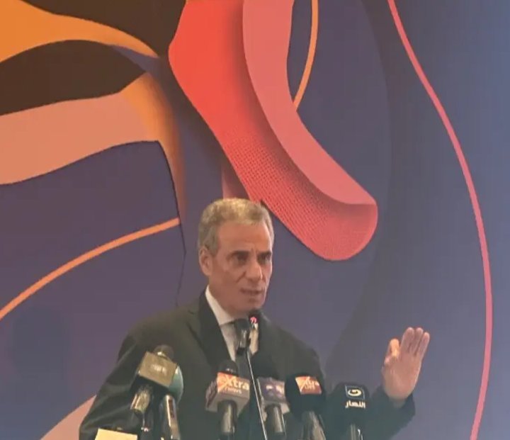 وحيد دوس يكشف لـ "خمسة سياسة" كيف تحولت مصر من الأعلى إصابة إلى القضاء على فيروس سي
