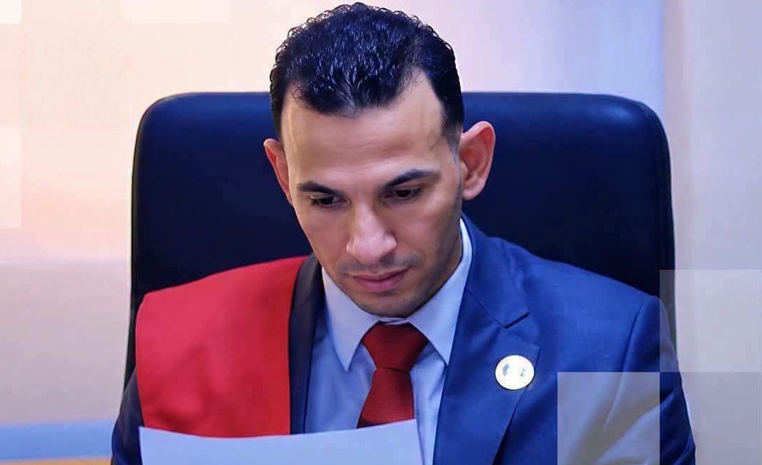 سقوط «القاضي المزيف» ومعاونيه في قبضة النيابة العامة بتهمة النصب وانتحال الصفة