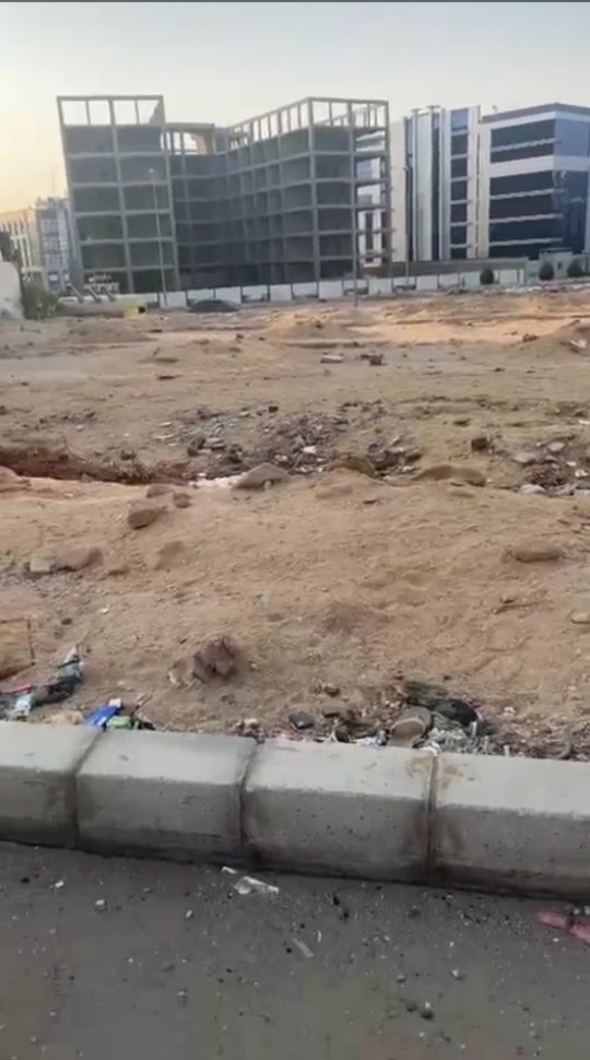 انتهت مهلة التسليم والموقع بلا مظاهر تنفيذ.. مواطن يطالب بتوضيح رسمي بشأن مشروع Business Complex بالقاهرة الجديدة