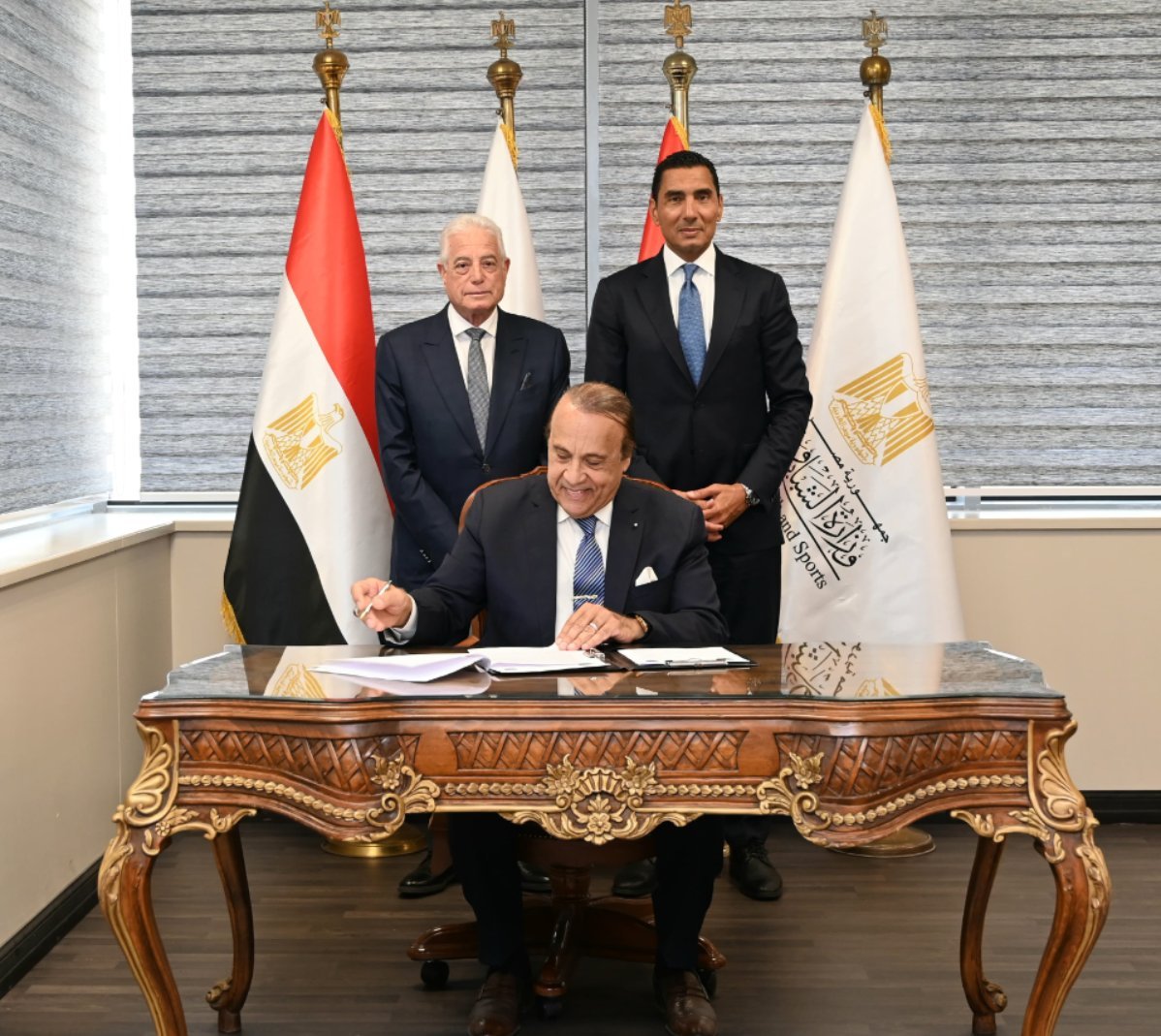 وزير الشباب والرياضة.. يشهد توقيع عقد استضافة مصر لبطولة كأس العالم للدارتس 2027