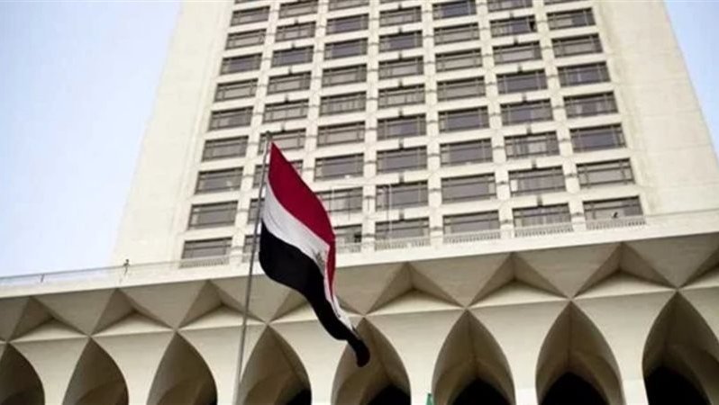 مصر تدين الغارات الإسرائيلية على مطار أبو الظهور العسكري في سوريا