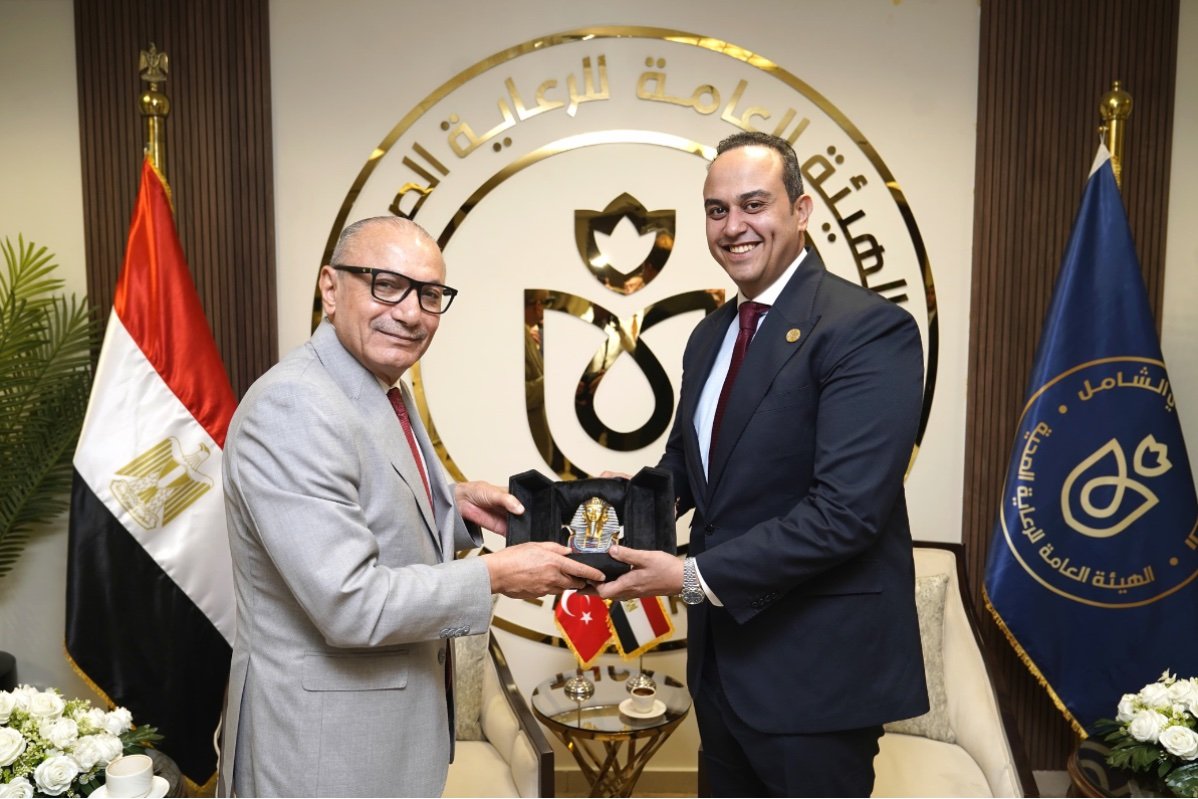 20طبيبًا.. شراكة مصرية تركية للجراحات الروبوتية فى مستشفيات الرعاية