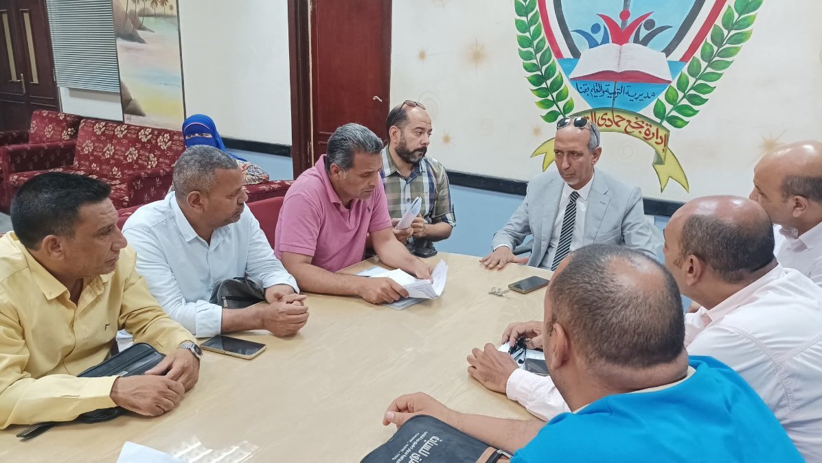 سد العجز بالمدارس.. اجتماع موسع لتنسيق المواد والأنشطة بتعليمية نجع حمادي