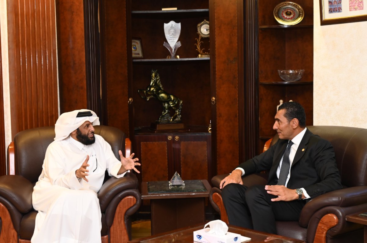 جوهر نبيل يبحث مع رئيس مجلس أمناء الصناديق الإنسانية لمنظمة التعاون الإسلامي سبل التعاون المشترك