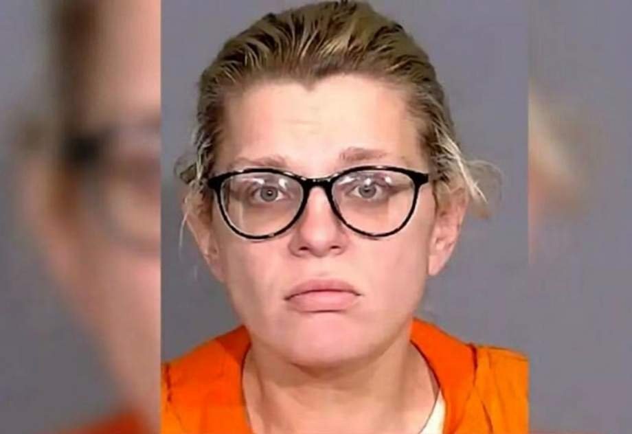 صدمة في إنديانا: 47 تهمة جنائية تلاحق معلمة أمريكية بتهمة الاعتداء على قاصرين.. والادعاء يكشف تفاصيل مروعة