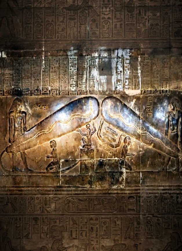 سر "مصباح دندرة".. هل عرف الفراعنة الكهرباء أم أن للتاريخ قراءة أخرى؟