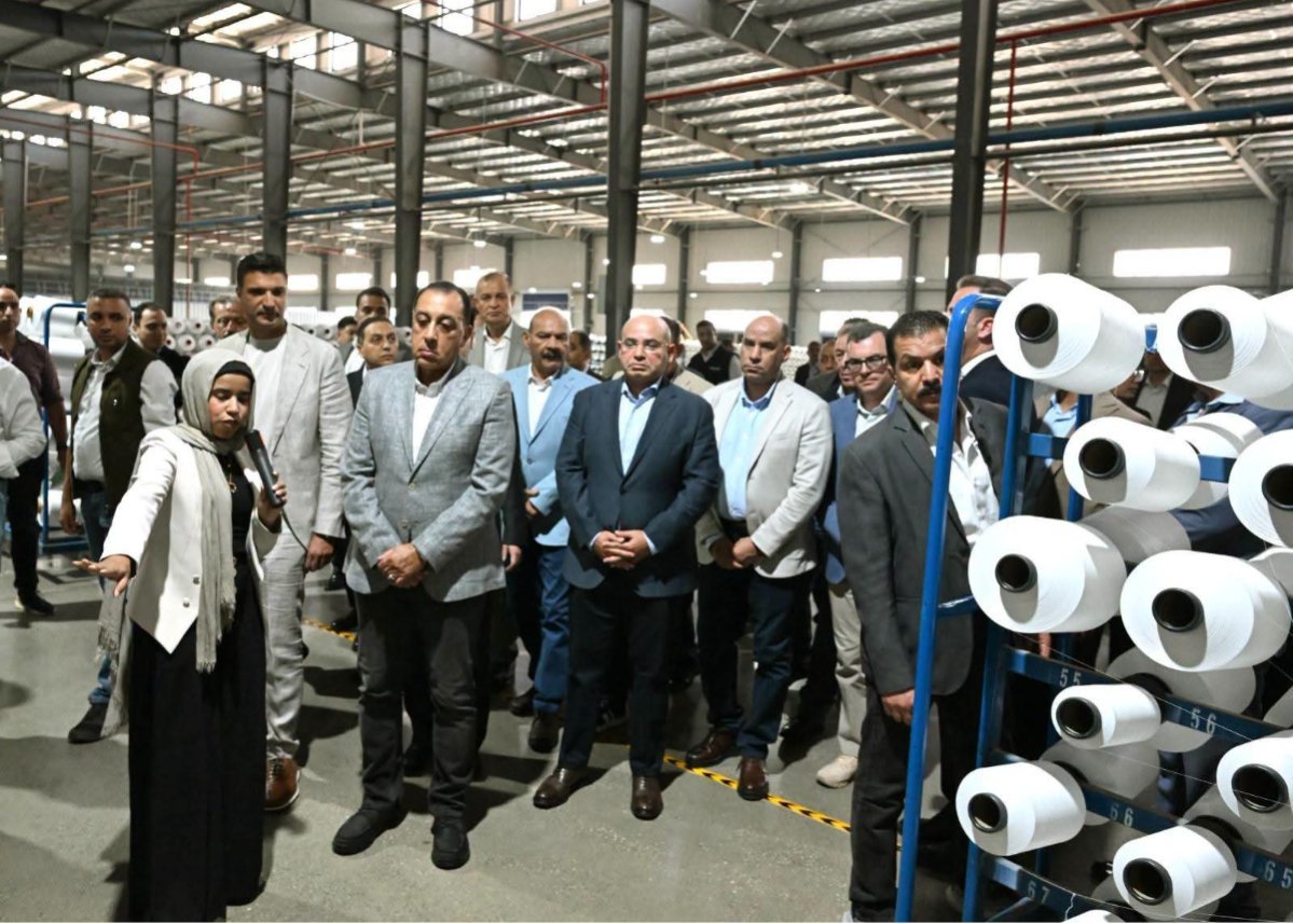 رئيس الوزراء يفتتح مصنع أف تكس الدولية المحدودةلإنتاج خيوط البوليستر