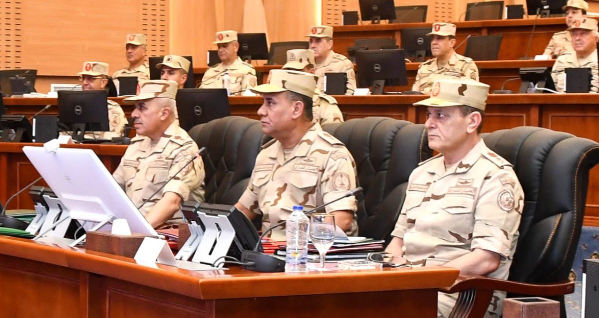 وزير الدفاع.. يشهد تنفيذ المرحلة الرئيسية لمشروع مراكز القيادة الإستراتيجي التعبوي بنطاق الجيش الثالث الميداني عبر تقنية "الفيديو كونفرانس"