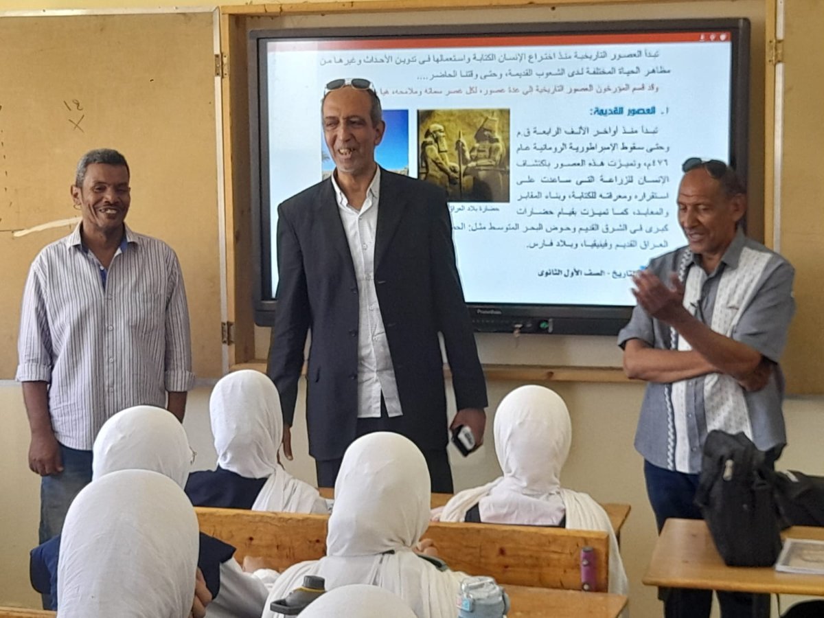 لضبط الأداء بالمدارس ورفع كفاءة الطلاب: جولات ميدانية مفاجئة ولجان لتقييم القراءة والكتابة في «تعليم نجع حمادي»