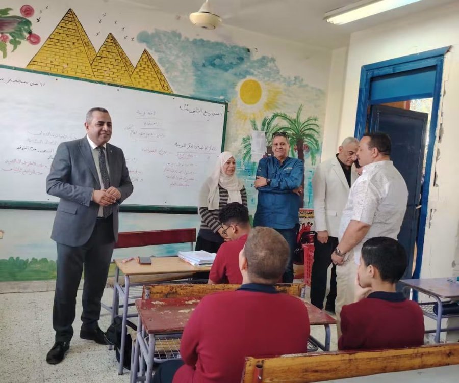 انضباط اليوم الدراسي ركيزة أساسية لجودة التعليم ورفع نسب حضور الطلاب في قنا | صور