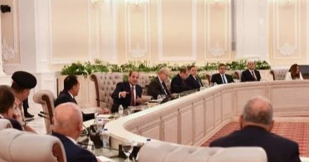 السيسي: 4500 قرية تضم نصف سكان مصر.. ولقاء العمد أولوية