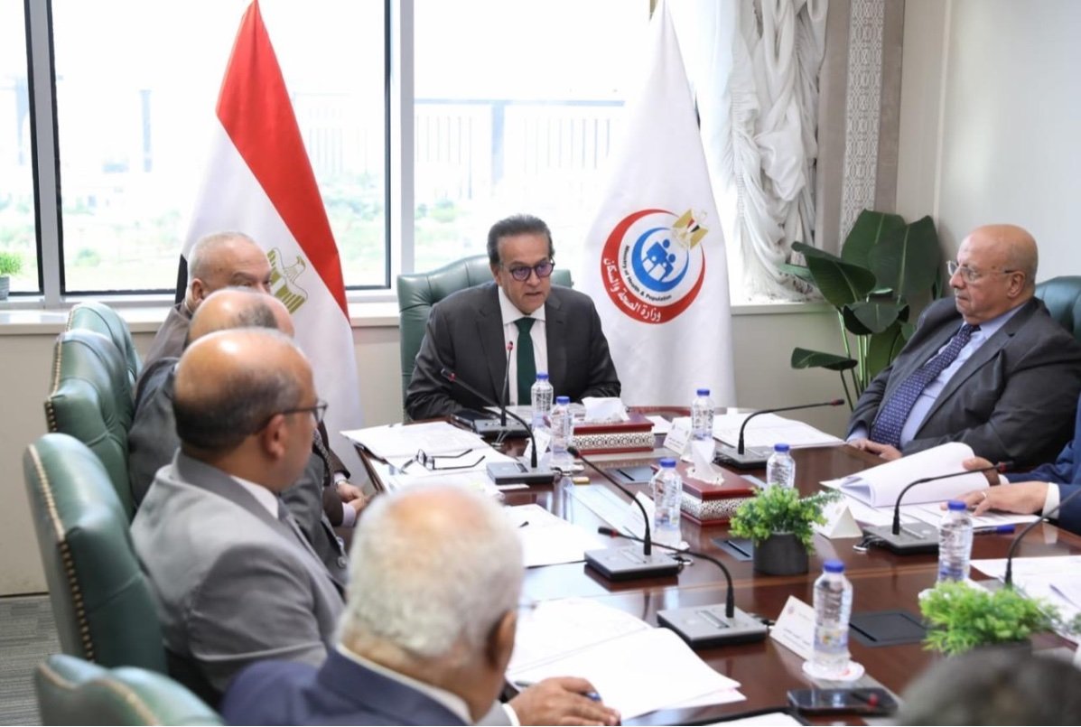 وزير الصحة: توجيه موارد صندوق مخاطر المهن الطبية كدعم مباشر للعاملين