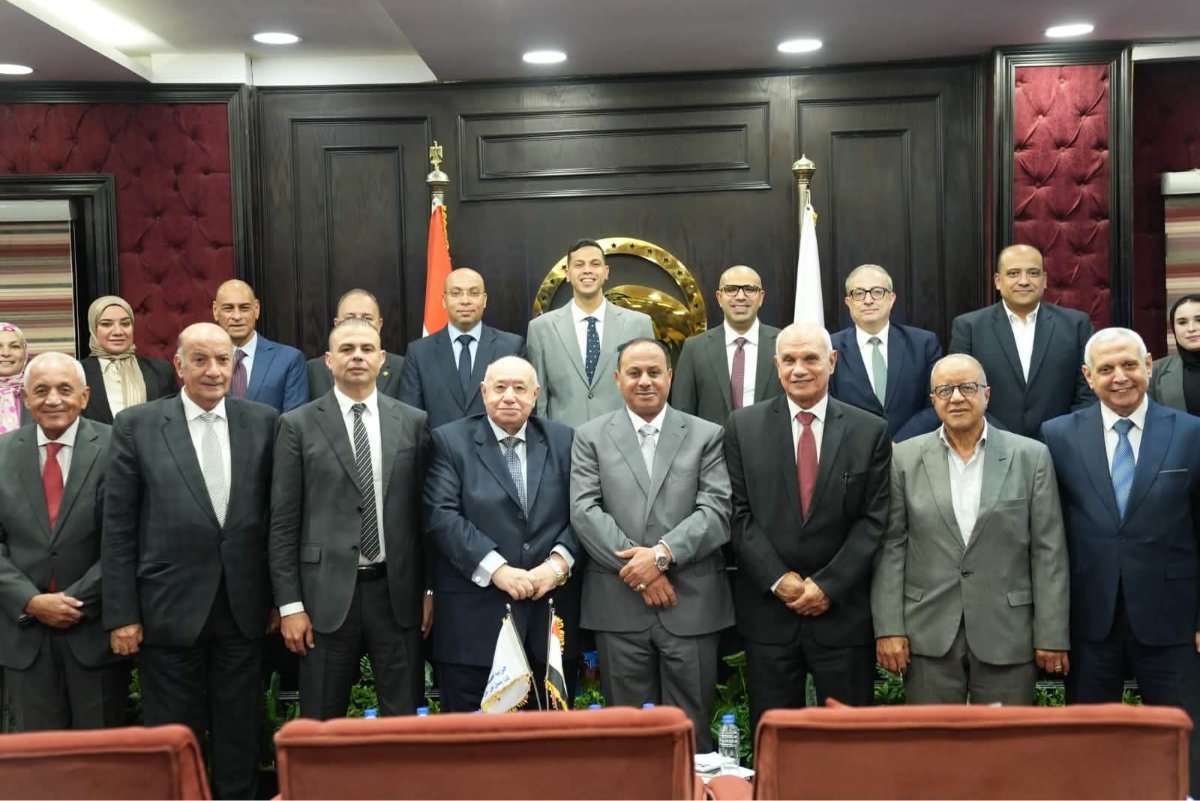 «مستقبل وطن» يناقش أولويات التجارة الداخلية والخارجية في أول اجتماع تنظيمي للأمانة المركزية
