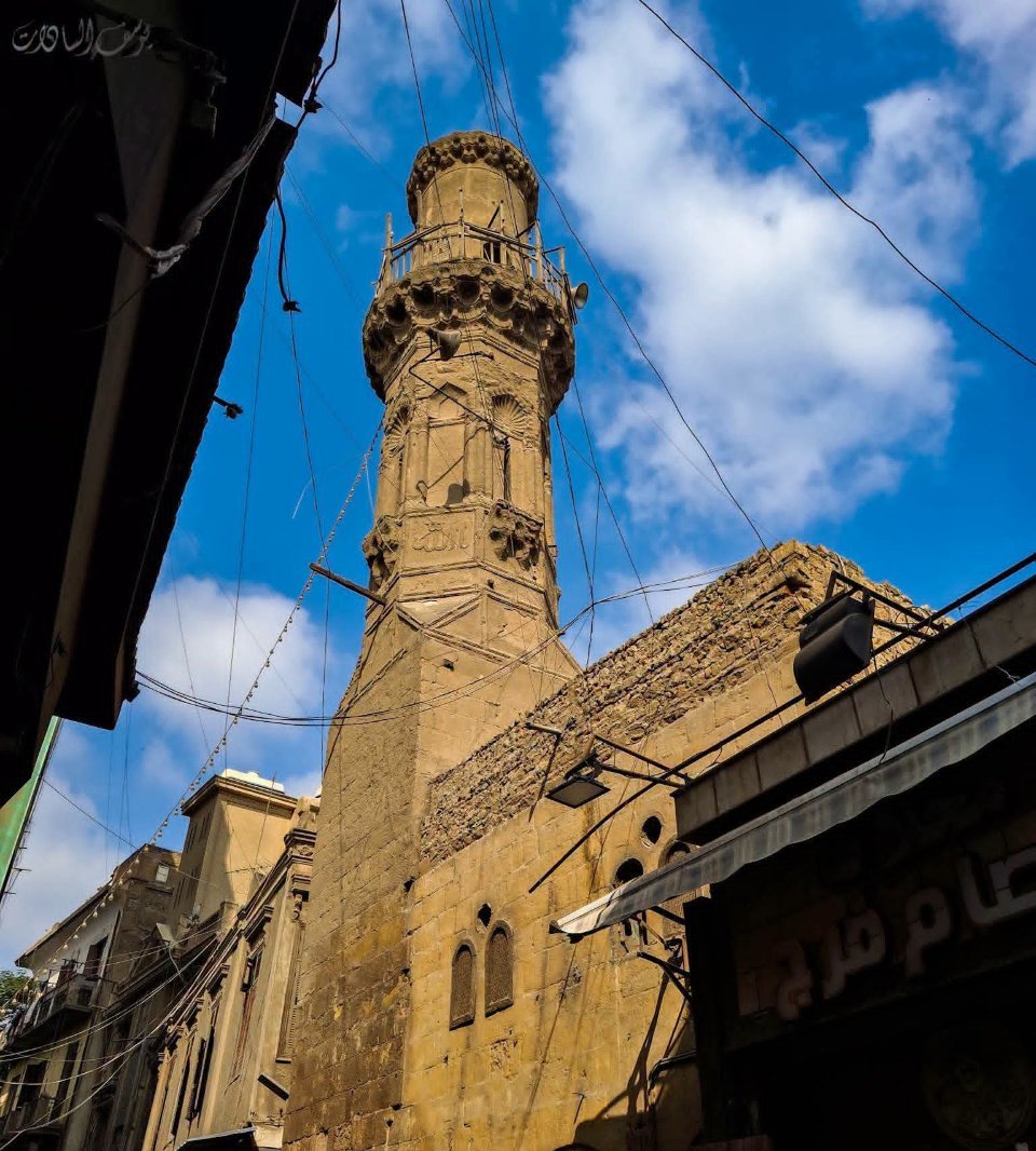 مسجد «الخواجة شهاب الدين الرويعي».. مئذنة مملوكية وقبة عاصرت الفرنسيين في قلب العتبة