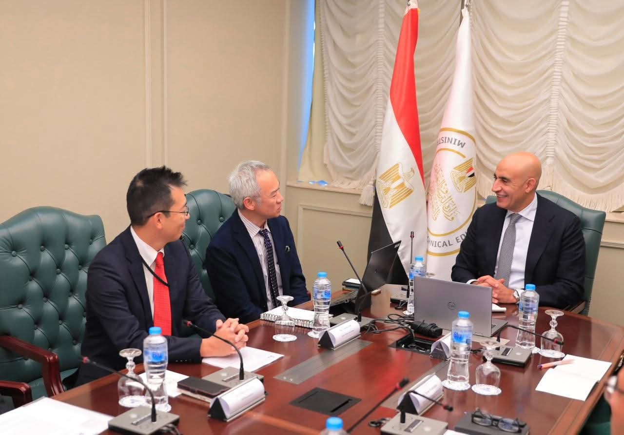 وزير التعليم يبحث مع وفد "جايكا" التوسع في المدارس المصرية اليابانية