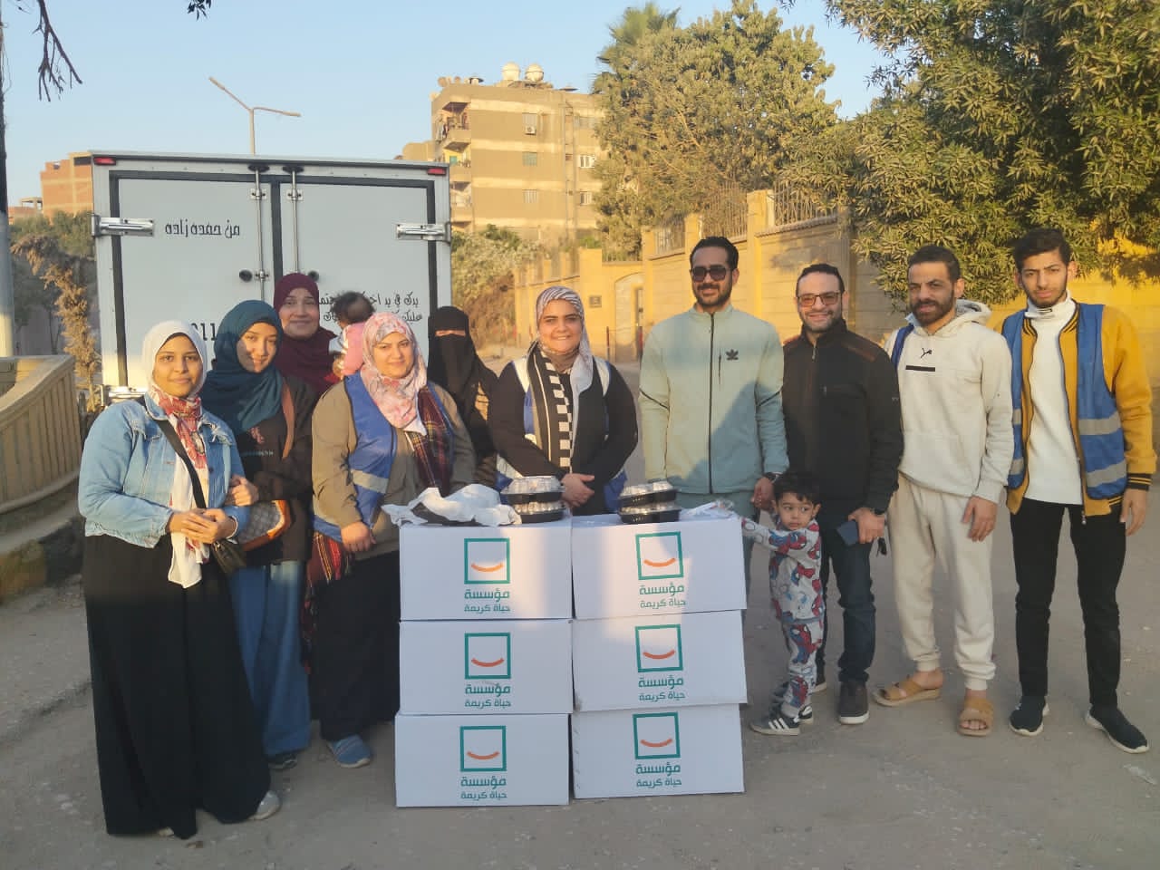 مبادرة حياة كريمة بالحوامدية توزع وجبات الإفطار على الأسر الأولى بالرعاية
