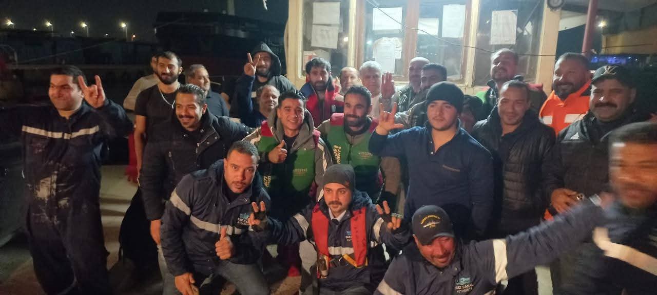 الفريق أسامة ربيع:"نجاح جهود الإنقاذ البحري في إنقاذ طاقم سفينة البضائع " FENER" بعد زيادة انحراف السفينة واتجاهها إلى الغرق"