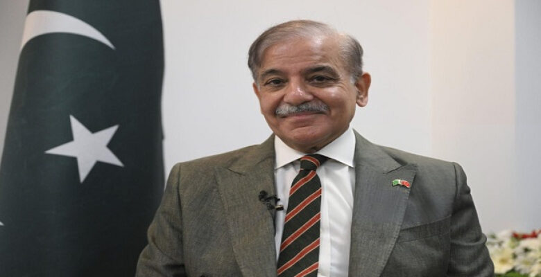 رئيس وزراء باكستان يتوجه إلى الإمارات لبحث سبل تعزيز العلاقات بين البلدين