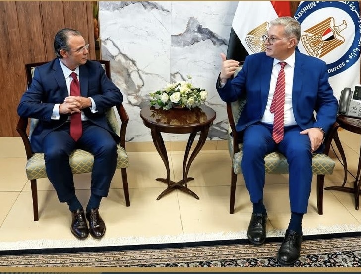 وزير البترول والثروة المعدنية يبحث سبل تعزيز التعاون الإقليمي مع شيفرون العالمية