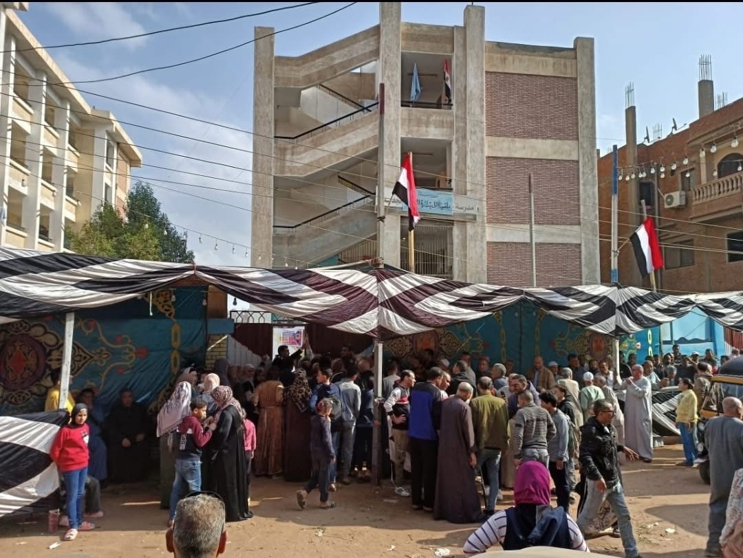 المراكز  الانتخابية بمركز المحلة في بلقينا تشهد إقبالا كثيفا للناخبين للإدلاء بأصواتهم