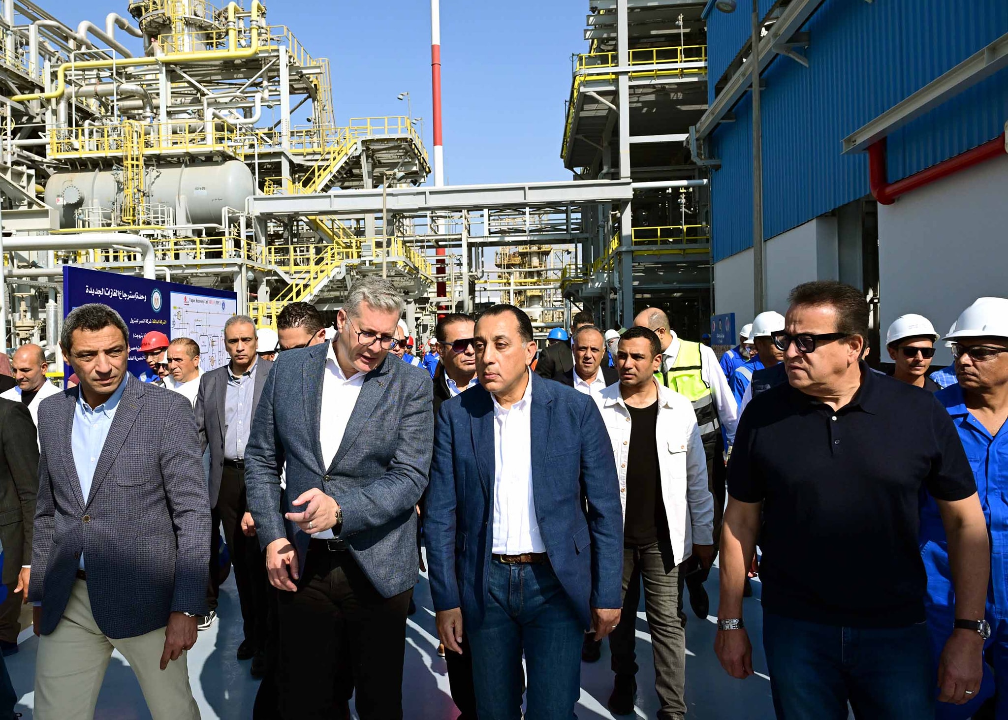 رئيس الوزراء يفتتح مشروع استرجاع الغازات بشركة "النصر للبترول" بالسويس