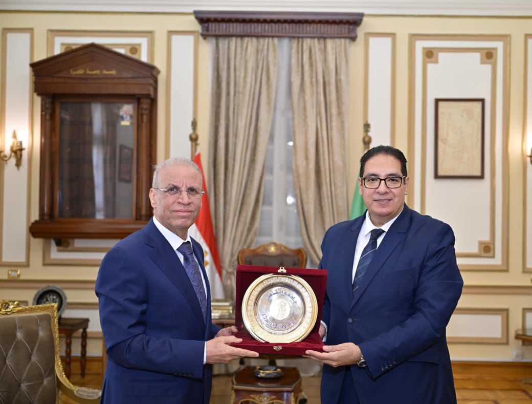 رئيس جامعة القاهرة :يبحث مع السفير العراقي التعاون الأكاديمي ورعاية الطلاب العراقيين الدارسين بالجامعة