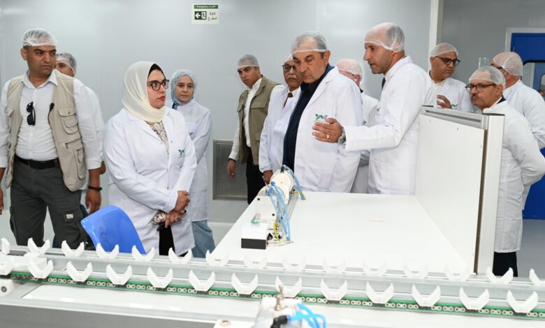 وزير قطاع الأعمال العام يتفقد تطوير مصانع "النصر للكيماويات الدوائية"