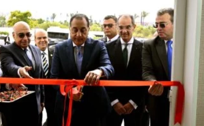 رئيس الوزراء يفتتح مجمع الشهر العقارى والتوثيق بمدينة العلمين الجديدة