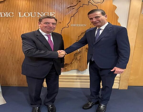 وزير الزراعة يبحث مع نظيره الأسباني تعزيز التعاون المشترك بين البلدين
