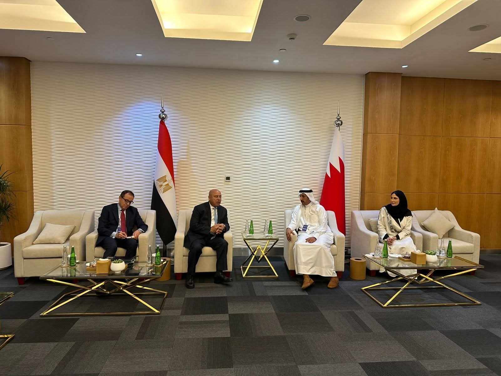 وزير النقل يبحث مع نظيره البحريني تعزيز التعاون في مشروعات البنية التحتية على هامش "جلوبال ريل 2025" بأبوظبي