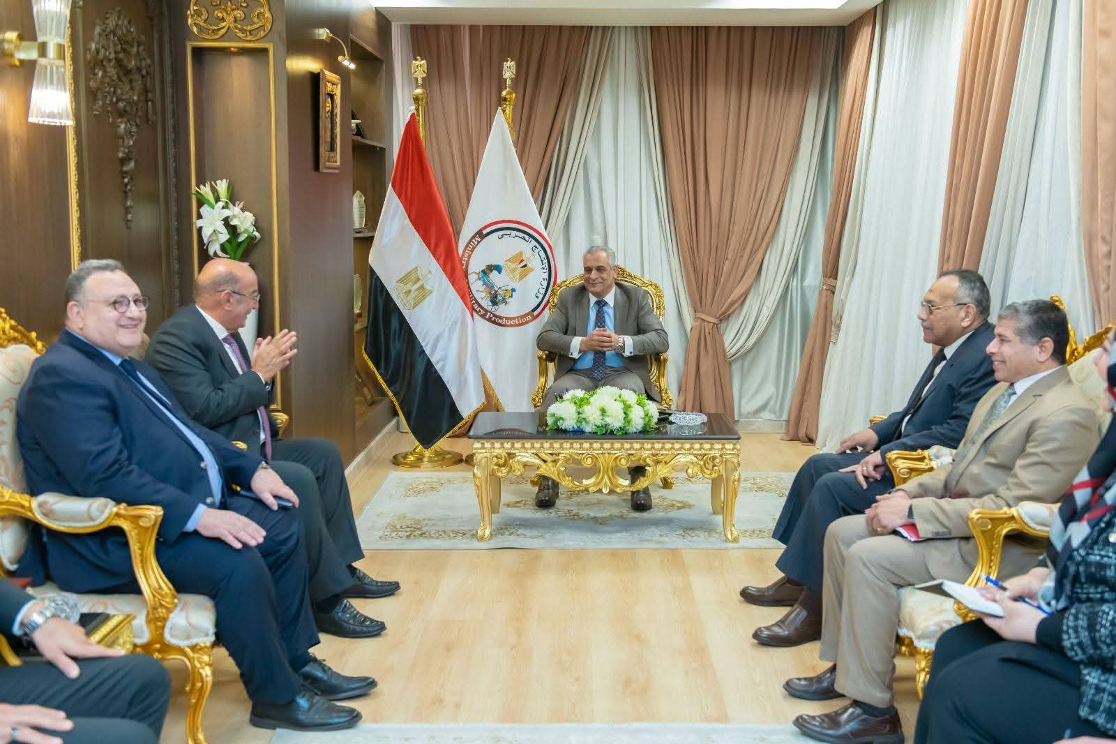 جمبلاط يبحث التعاون مع البنك العقاري المصري العربي