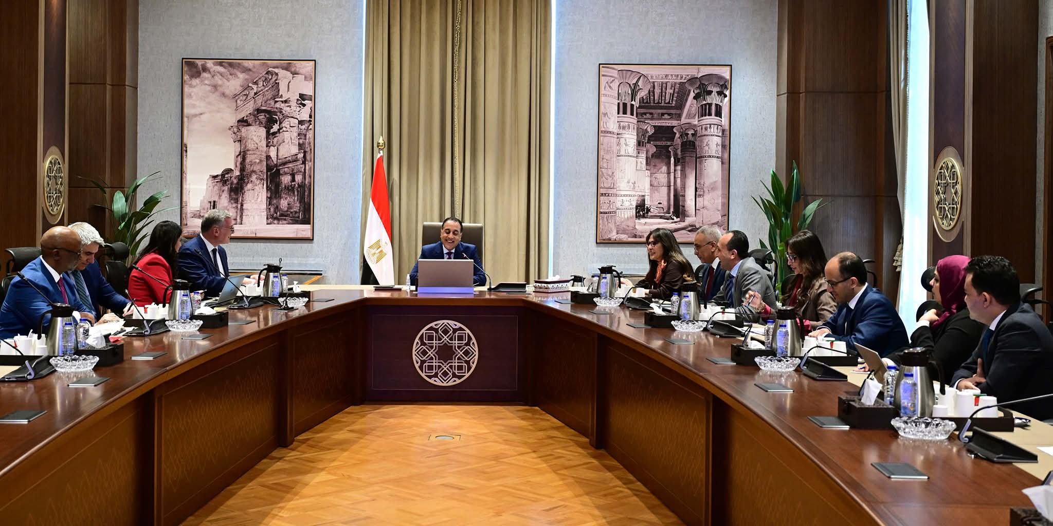 رئيس الوزراء يبحث مع "أنجلوجولد أشانتي" خطط زيادة إنتاج منجم السكري