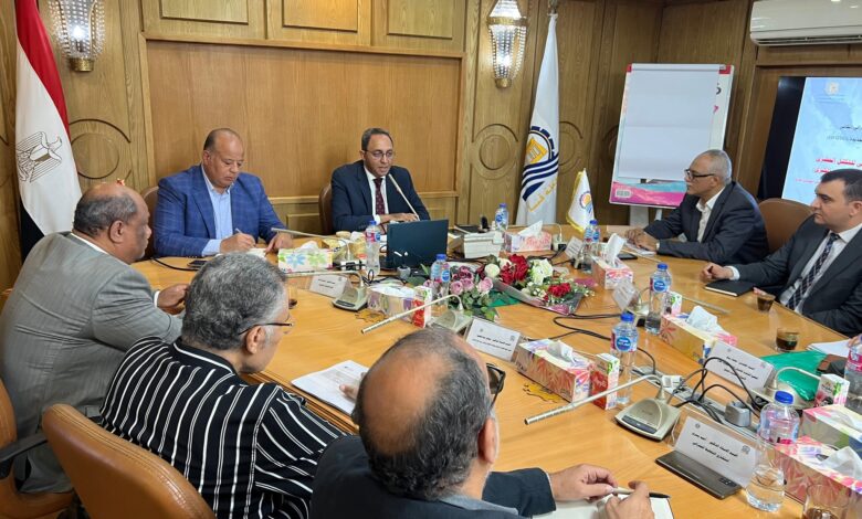 محافظ قنا يطلق خطة تنموية طموحة لتحقيق تكامل عمراني شامل بين قنا القديمة والجديدة
