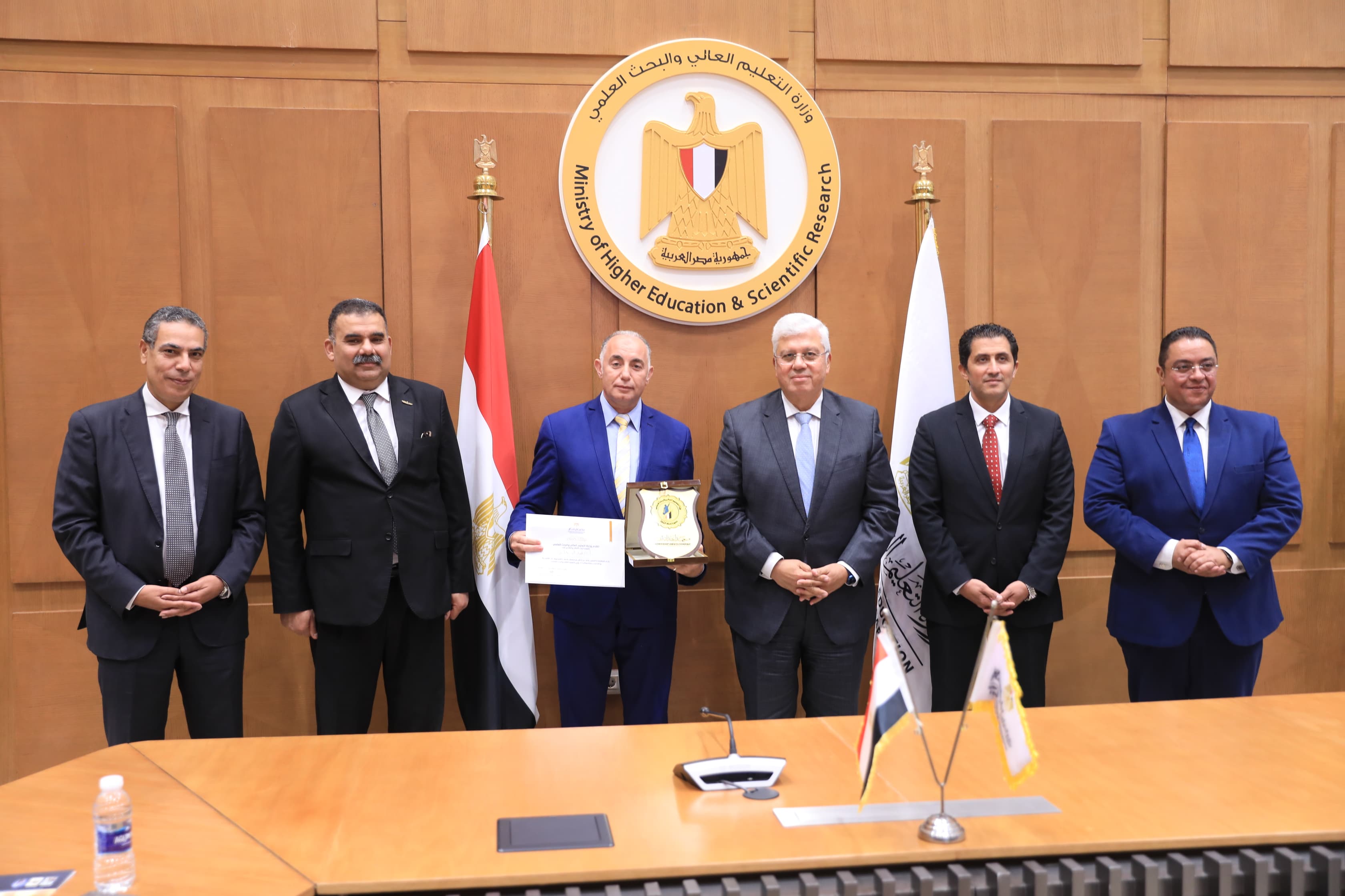 وزير التعليم العالي يكرم الطلاب الفائزين في مسابقة "معًا" لمواجهة الأفكار غير السوية