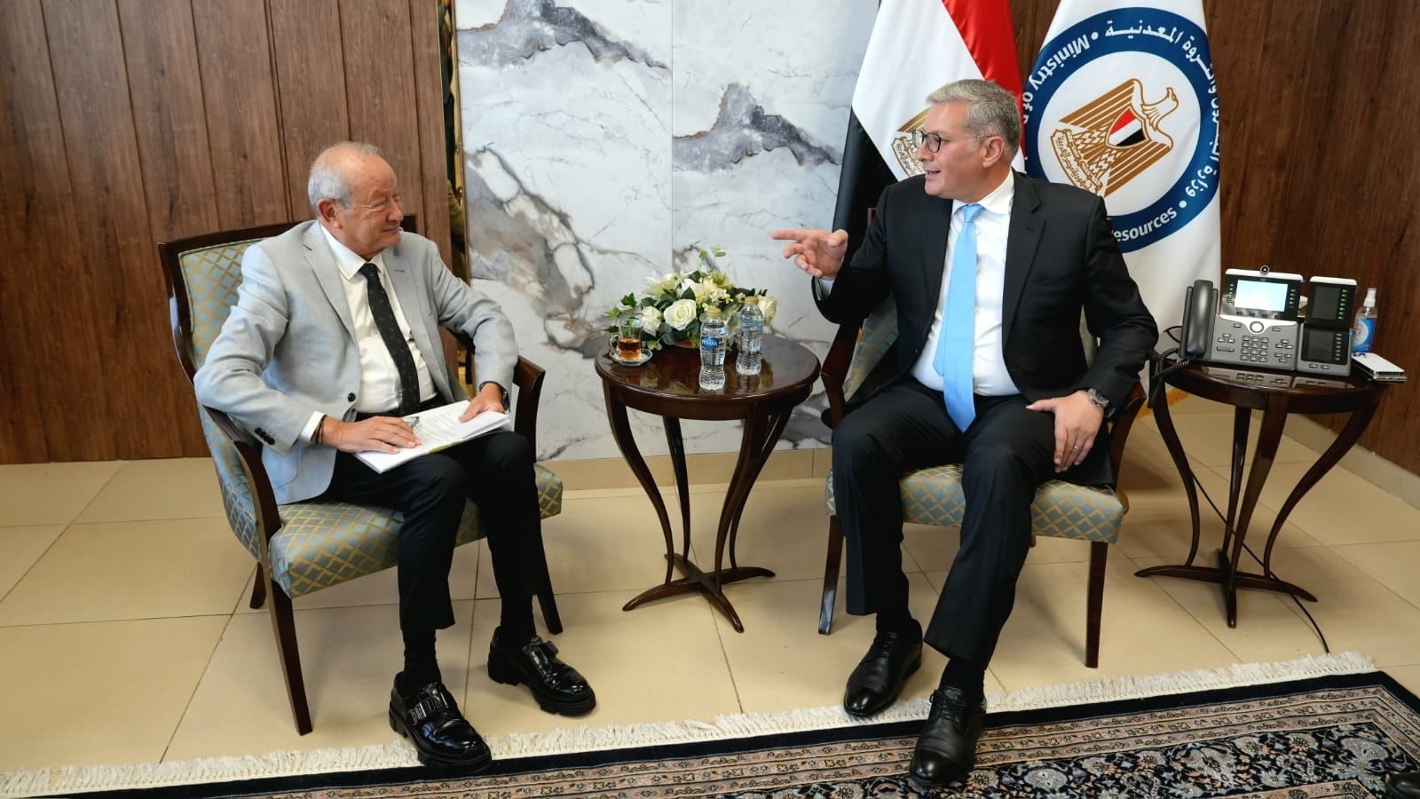 وزير البترول والثروة المعدنية يبحث مع المهندس نجيب ساويرس تعزيز الاستثمارات في قطاع التعدين و التنقيب عن الذهب