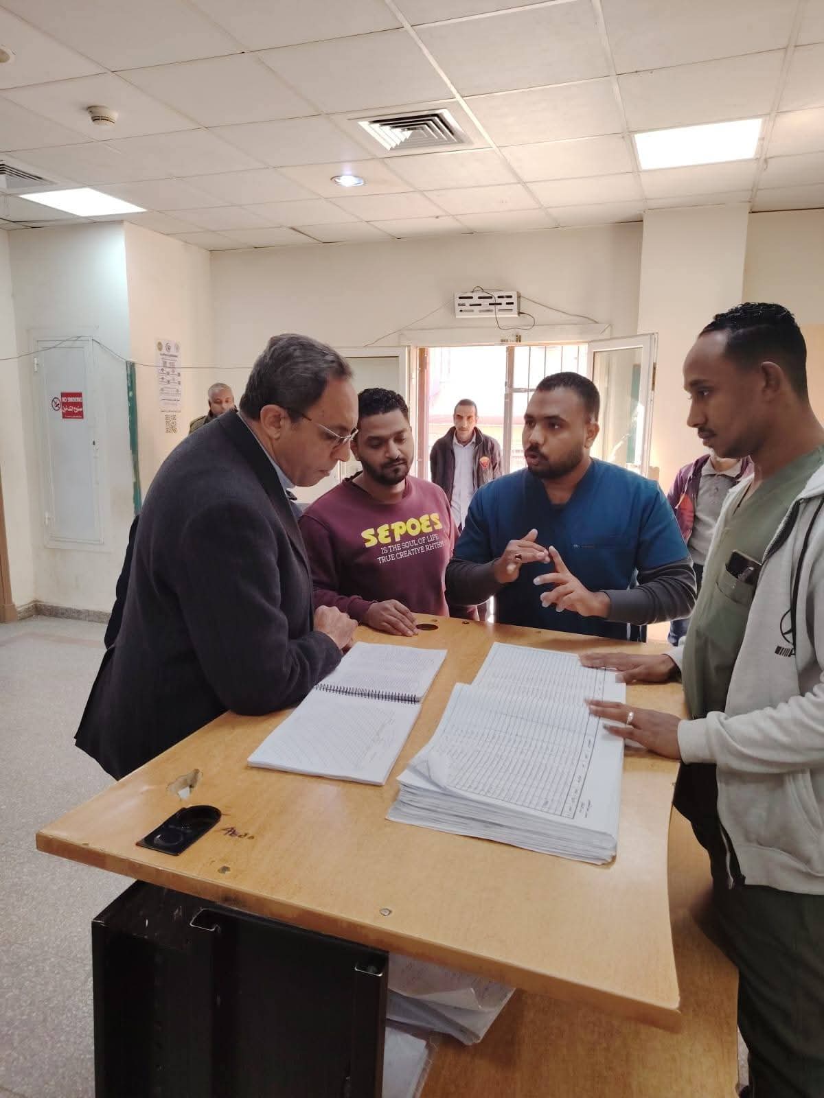 توجيهات عاجلة لتدبير التخصصات الطبية ومعالجة مشكلة الكهرباء بمستشفى قفط التخصصى