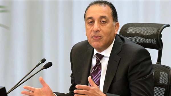 مدبولي يعلن منح "الرخصة الذهبية" لثلاثة مشروعات كبرى في الصناعة والطاقة والغذاء