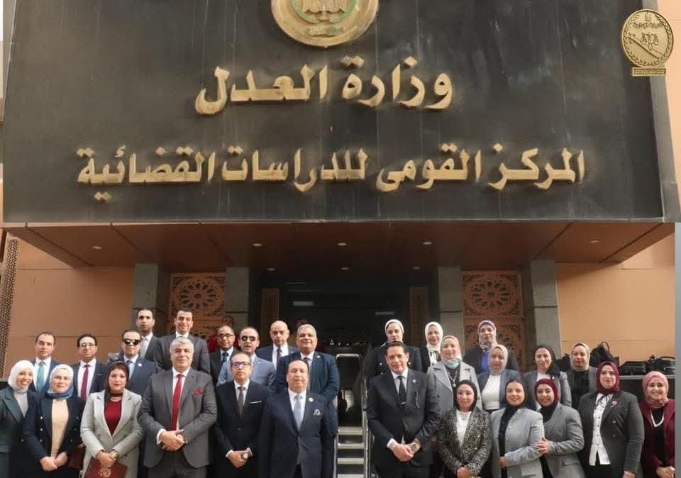 اختتام برنامج "تدريب المدربين TOT" بمشاركة أعضاء النيابة الإدارية