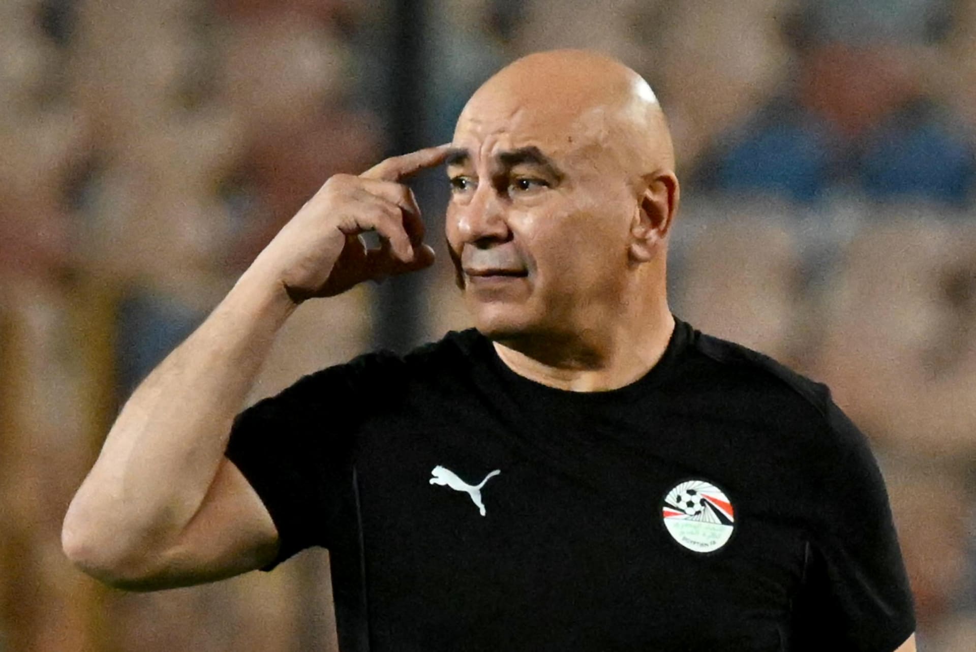 خاص.. حسام حسن يطالب اتحاد الكرة بتسهيل احتراف الشباب في الخارج