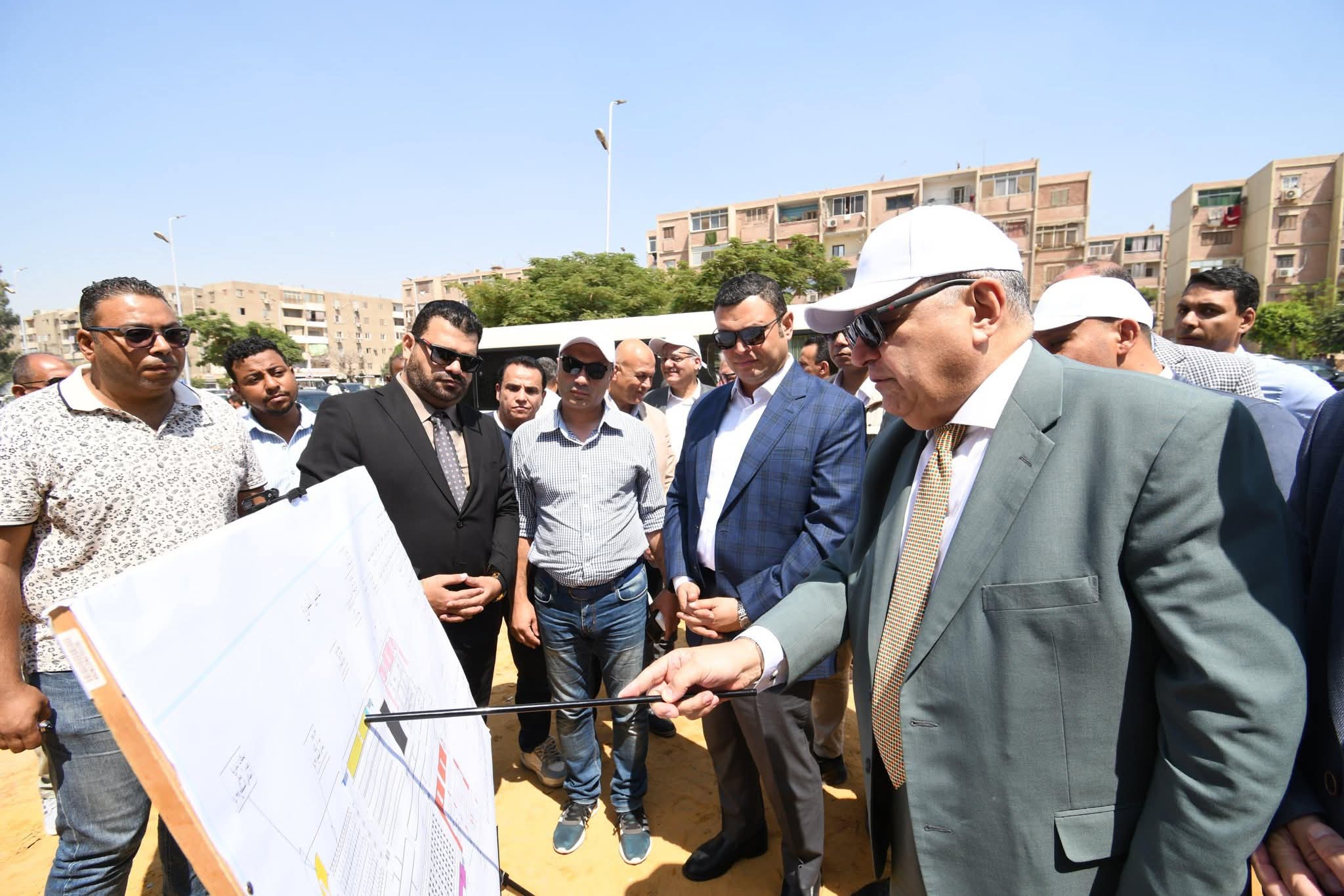 وزير الإسكان: السوق الحضارية بالقاهرة الجديدة تقضي على العشوائيات وتوفر فرص عمل وتنمية مستدامة