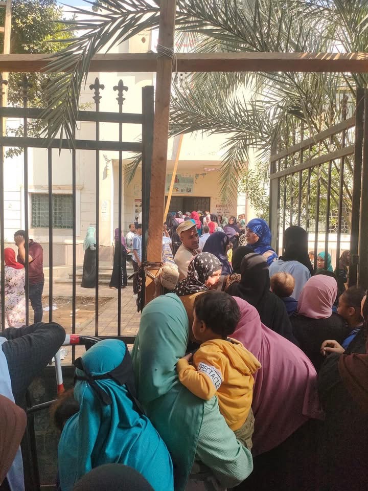 إقبال كثيف للناخبين على لجان الاقتراع في بندر ومركز المنيا والمنيا الجديدة