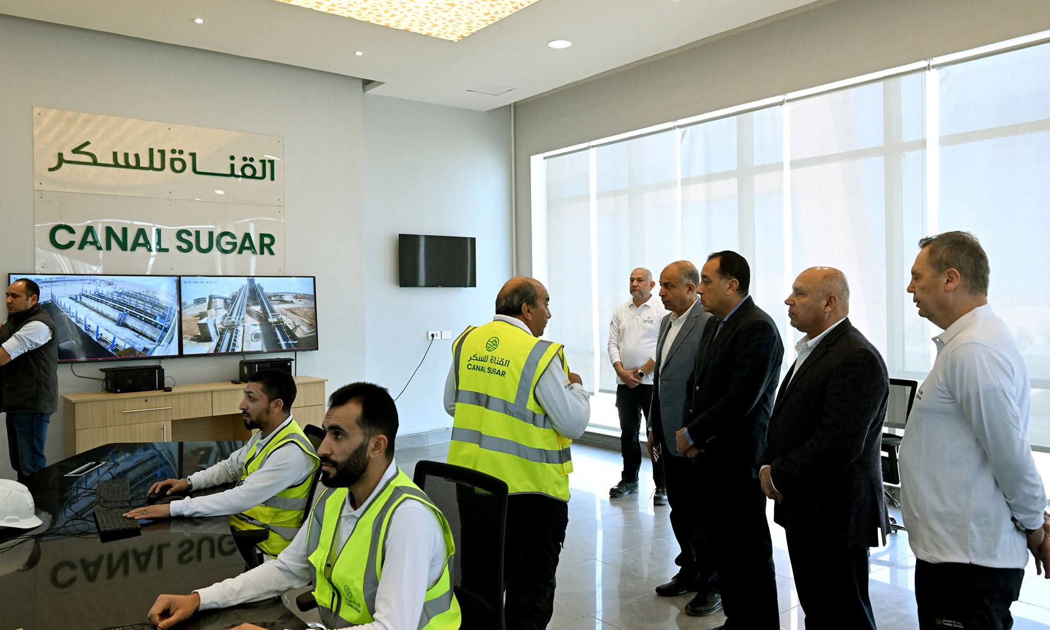 رئيس الوزراء يتفقد مصنع شركة القناة للسكر بالمنيا