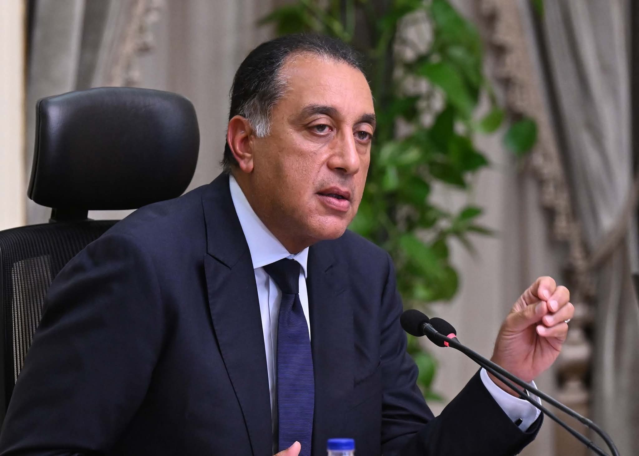 رئيس الوزراء يتابع جهود "منظومة الشكاوى" في سبتمبر.. 195 ألف شكوى على طاولة مدبولي