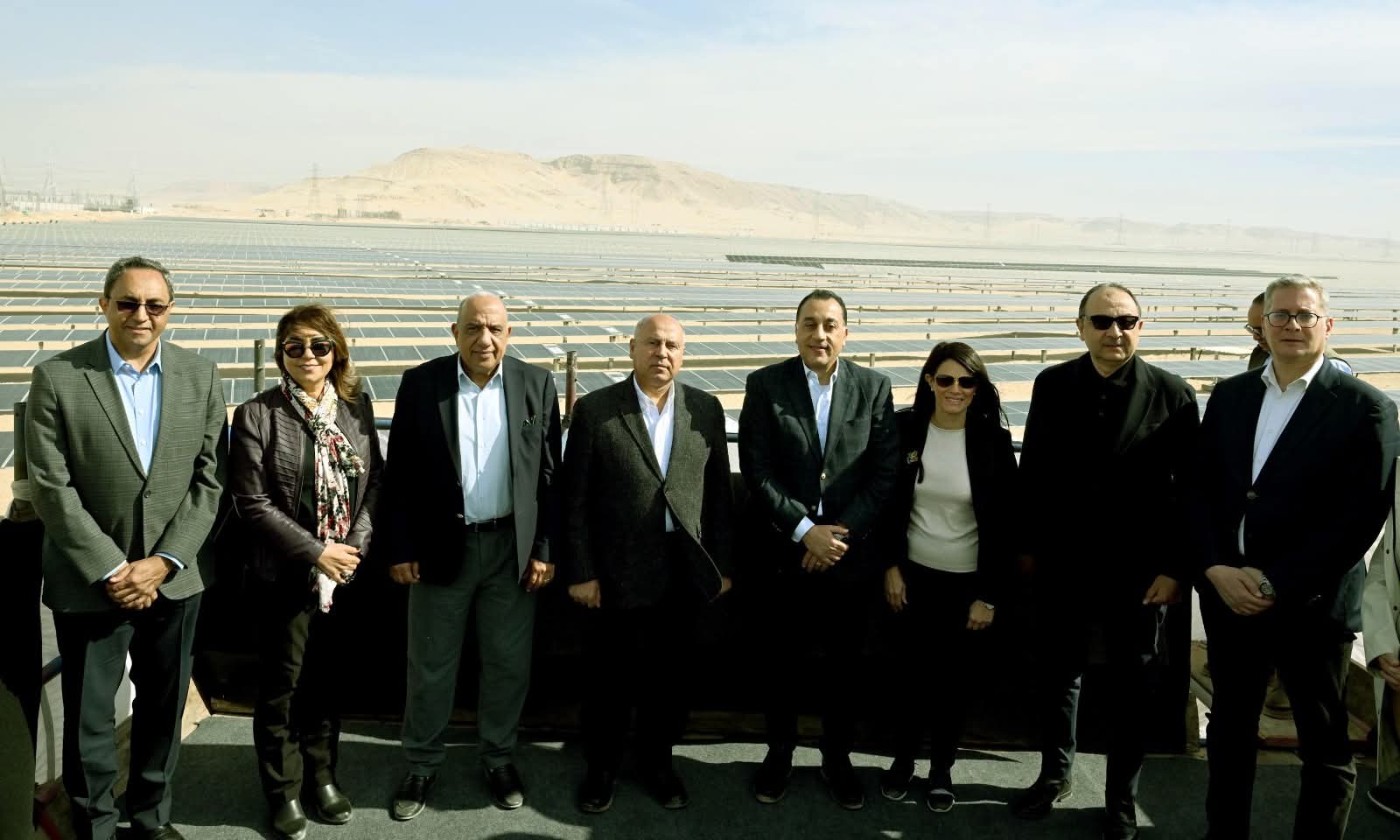 رئيس الوزراء يفتتح المرحلة الأولى من مشروع "أوبيليسك لتوليد الكهرباء من الطاقة الشمسية" بنجع حمادي بقدرة 500 ميجاوات