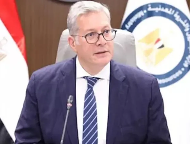 وزير البترول يتابع تداعيات حادث البارج البحري بخليج السويس