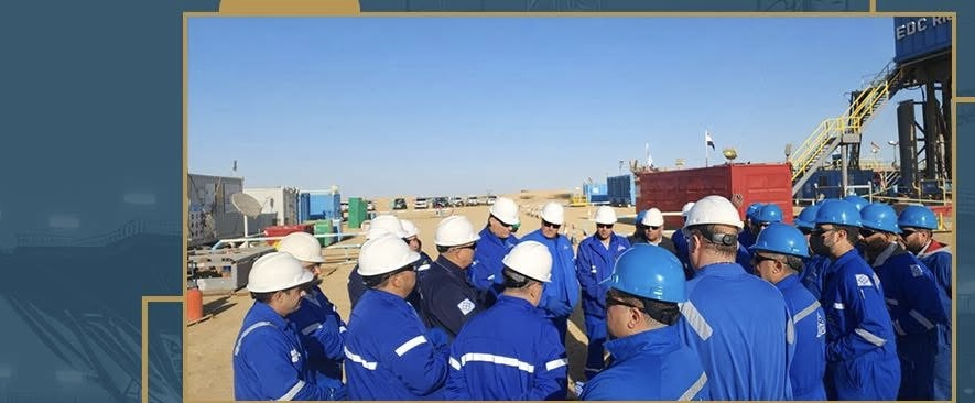 قيادات وزارة البترول تتفقد الحفار EDC-11 بالصحراء الغربية لتعزيز السلامة وكفاءة التشغيل